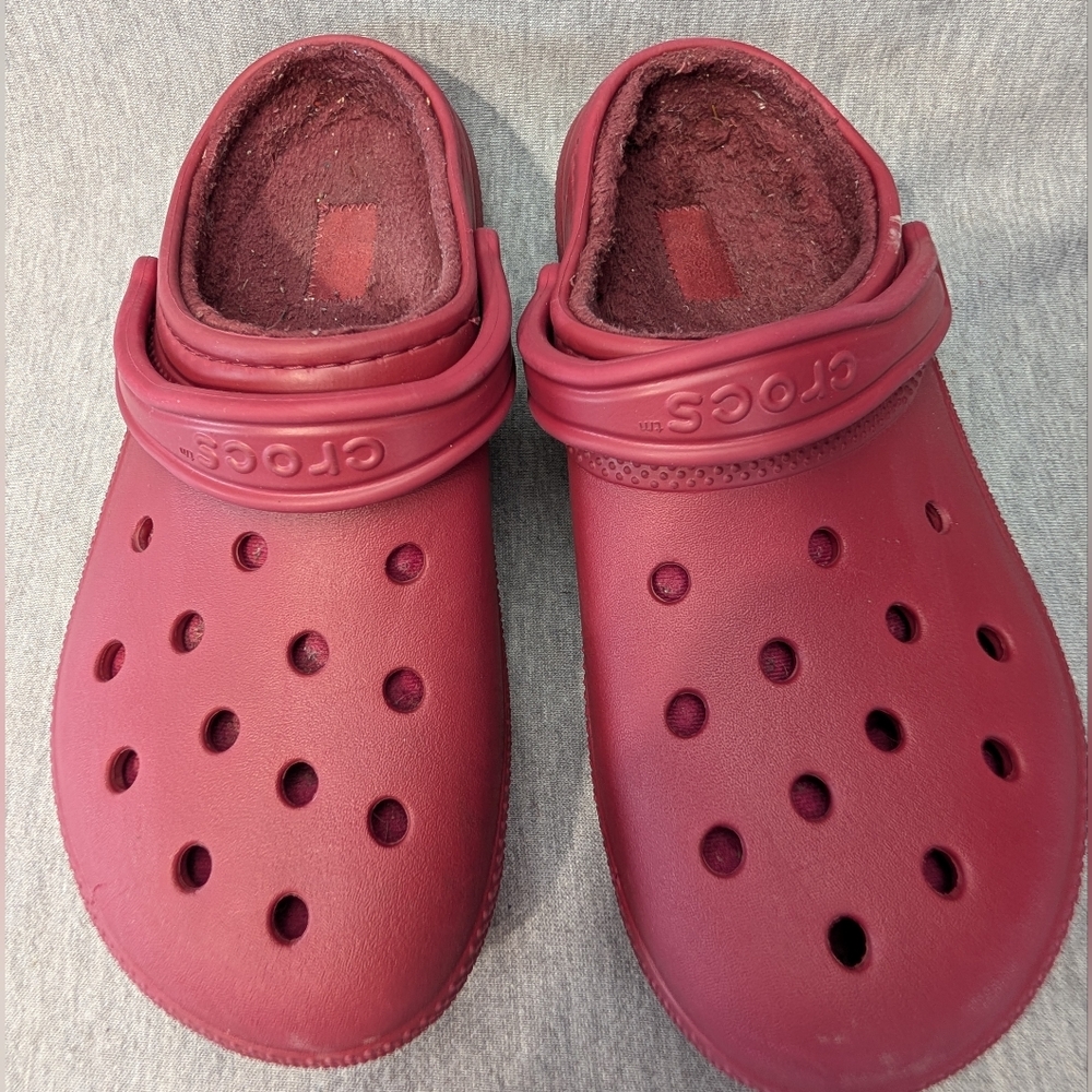 Crocs Classic Fleece Lined Clogs M8 W10 Maroon